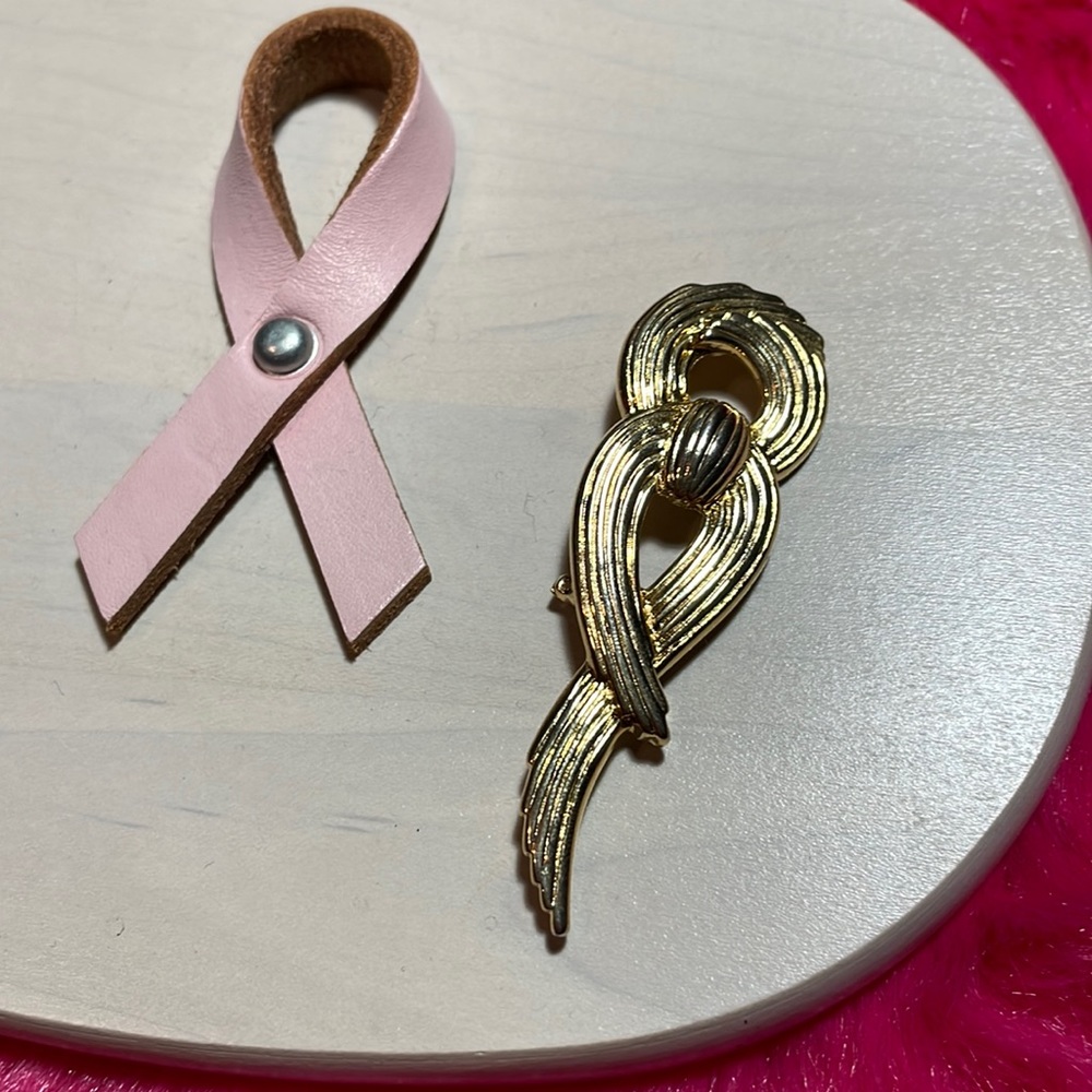 Vintage Goldtone Brooch